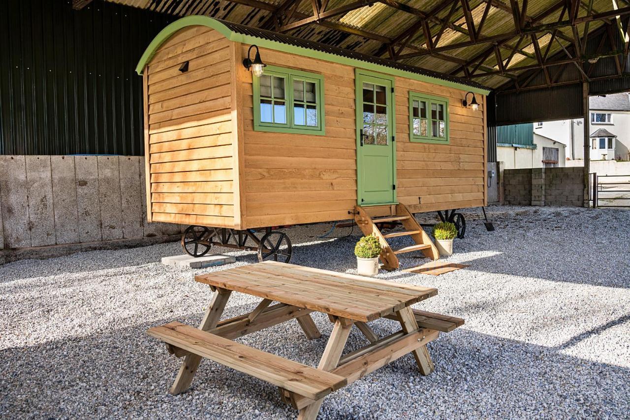 Finest Retreats - The Shepherd'S Hut At Northcombe Farm Beaworthy Bagian luar foto