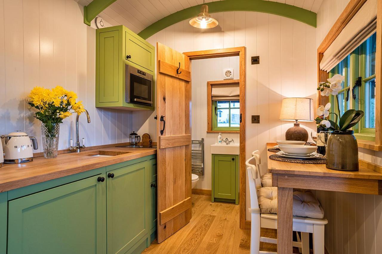 Finest Retreats - The Shepherd'S Hut At Northcombe Farm Beaworthy Bagian luar foto